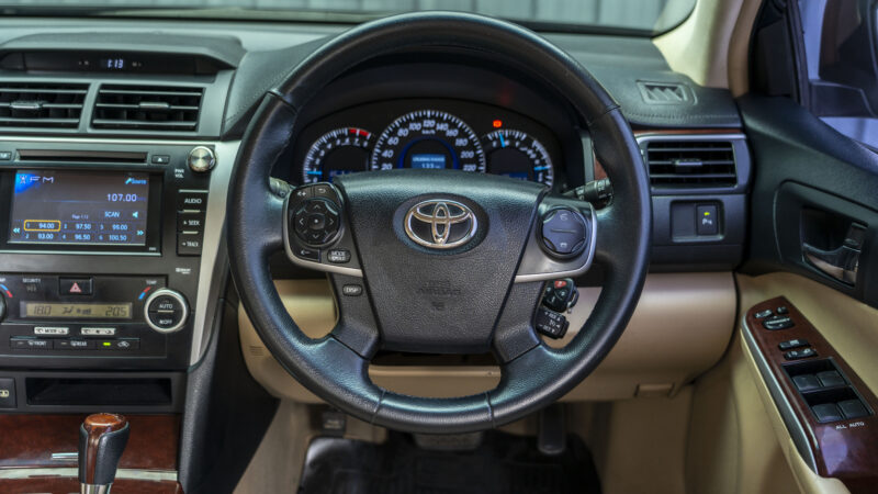 Toyota Camry มือสอง (21)