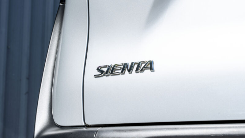 Toyota Sienta มือสอง (11)