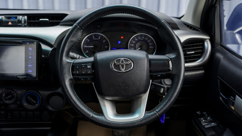 Toyota Revo มือสอง (15)