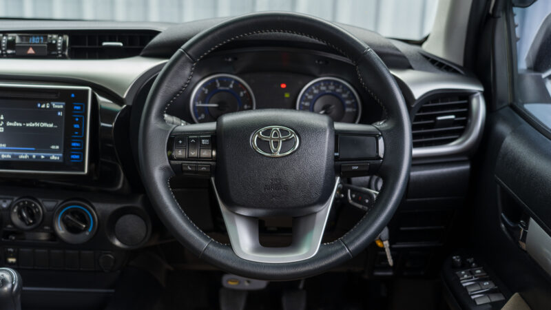 Toyota Revo มือสอง (17)