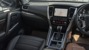 Mitsubishi Pajero Sport (23)