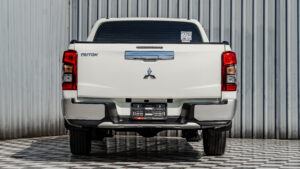 Mitsubishi Triton (8)