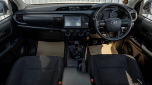 Toyota Revo (16)