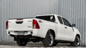 Toyota Revo (9)