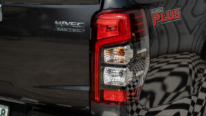 Mitsubishi Triton (11)
