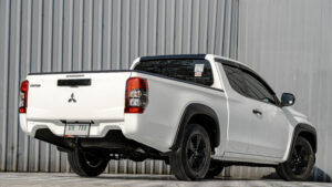 Mitsubishi Triton (9)