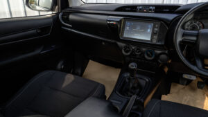 Toyota Revo (17)