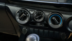 Toyota Revo (19)