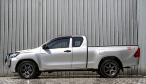 Toyota Revo (7)