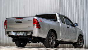 Toyota Revo (9)