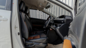 Toyota Sienta (12)