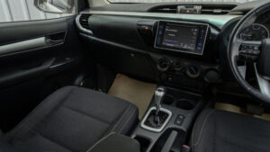 Toyota Revo (16)