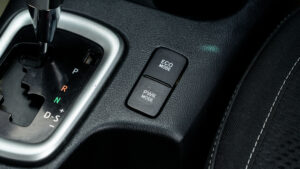 Toyota Revo (18)