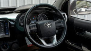 Toyota Revo (21)