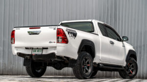Toyota Revo (9)