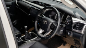 Toyota Revo (13)