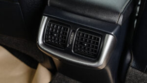 Toyota Revo (16)