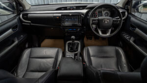 Toyota Revo (17)
