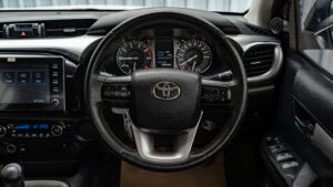 Toyota Revo (18)