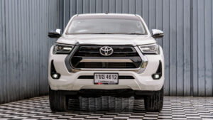 Toyota Revo (2)