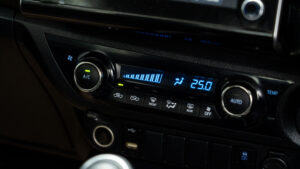 Toyota Revo (22)