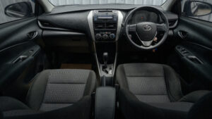 Toyota Yaris Ativ (16)